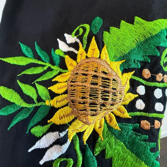 🌻 Sun-Kissed Beauty | Mexican Embroidered Sunflower Peasant Dress - M -Preloved - Picture 4 of 16